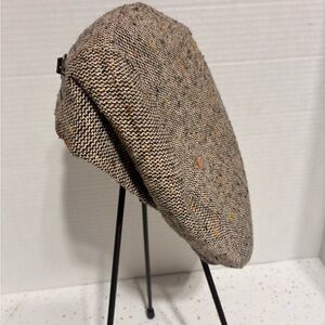 Vintage Country Gentleman Stylish Tweed Newies Flat Cap With Leather Stesp
